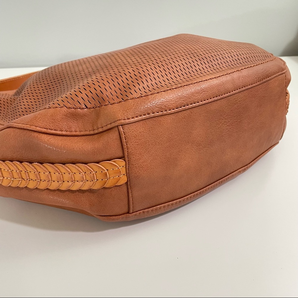 Faux leather camel color shoulder bag - Picture 10 of 14